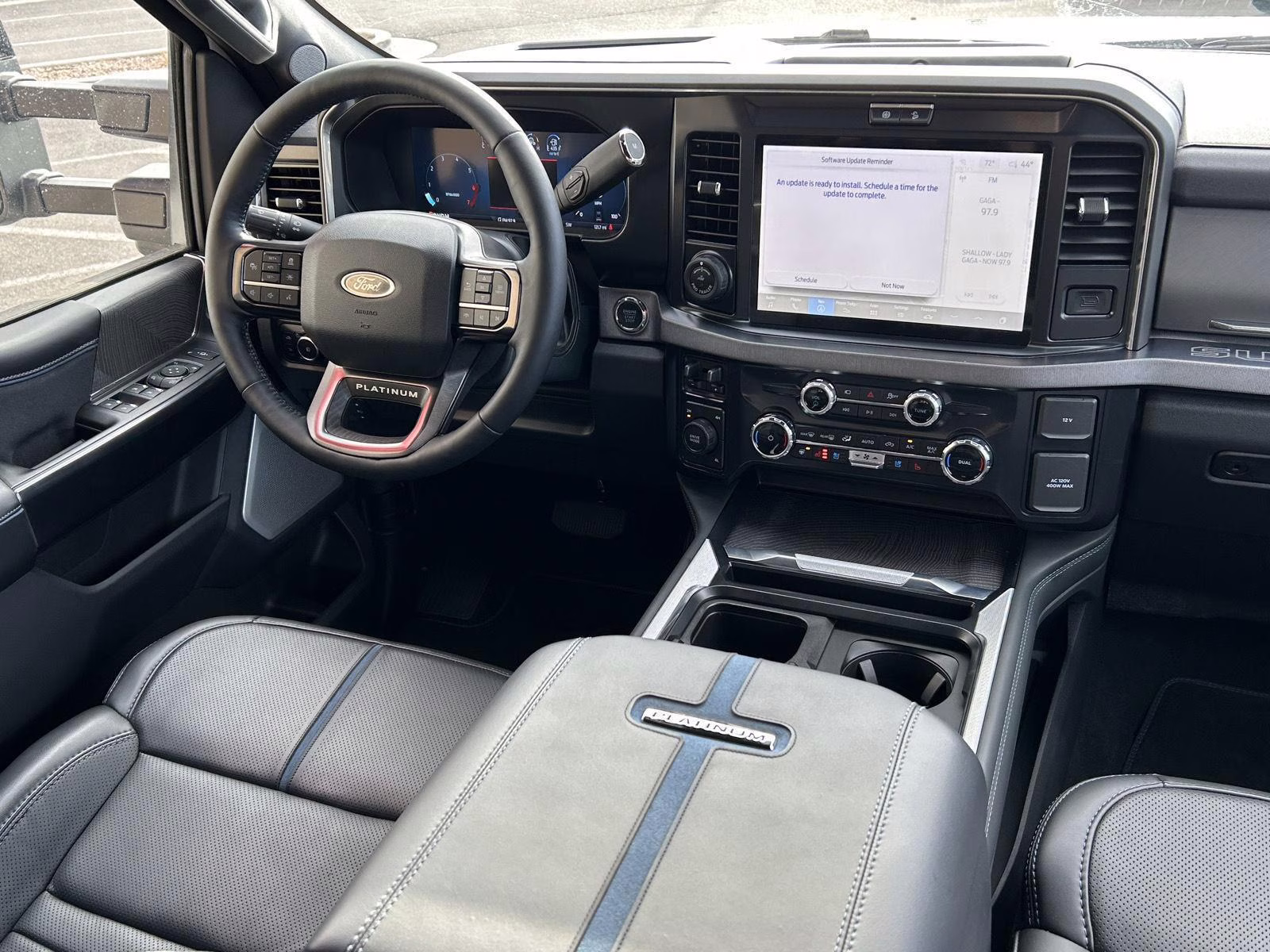 2025 Star White Metallic Tri-Coat Ford Super Duty F-450 DRW Platinum 4X4 Truck