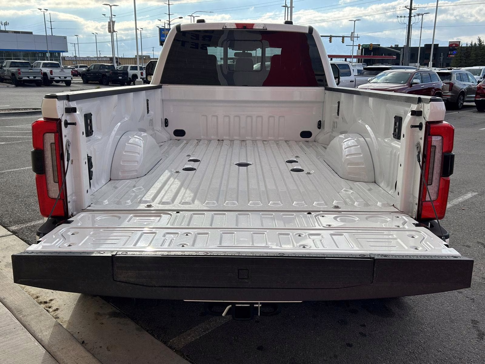 2025 Star White Metallic Tri-Coat Ford Super Duty F-450 DRW Platinum 4X4 Truck