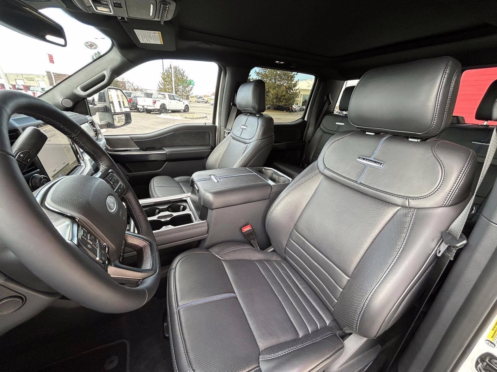 2025 Star White Metallic Tri-Coat Ford Super Duty F-450 DRW Platinum 4X4 Truck