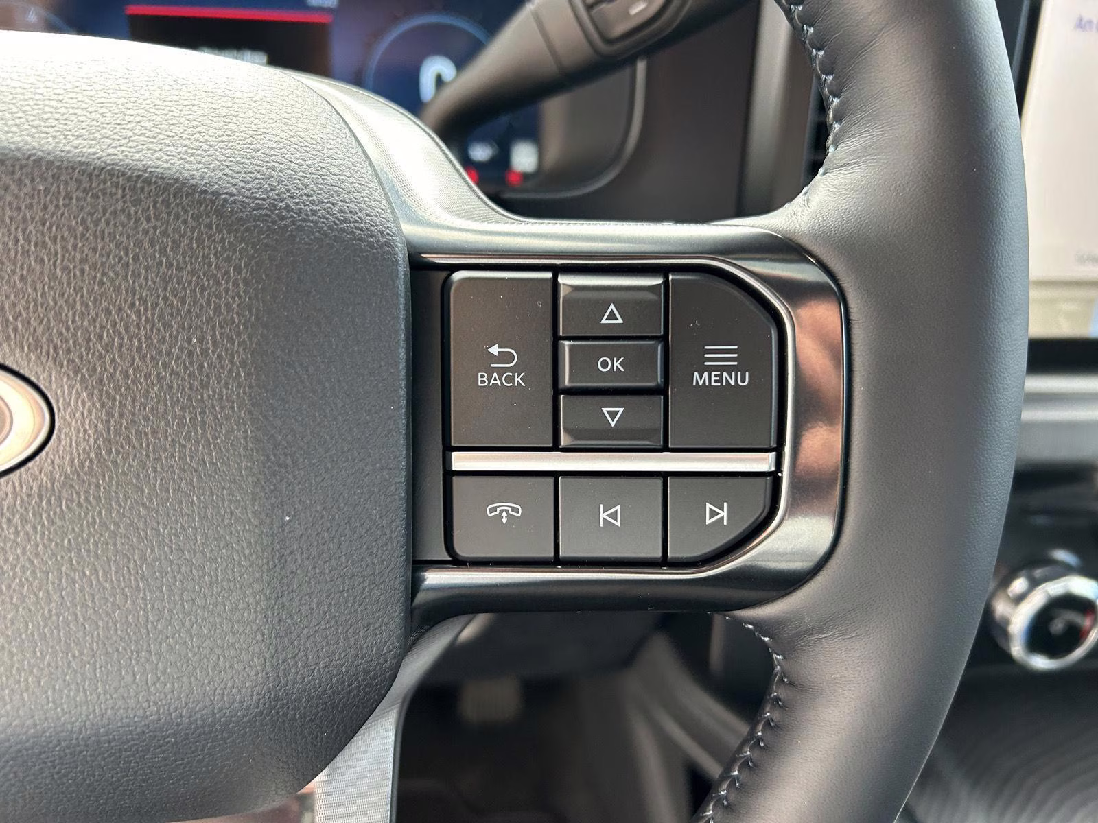 2025 Star White Metallic Tri-Coat Ford Super Duty F-450 DRW Platinum 4X4 Truck