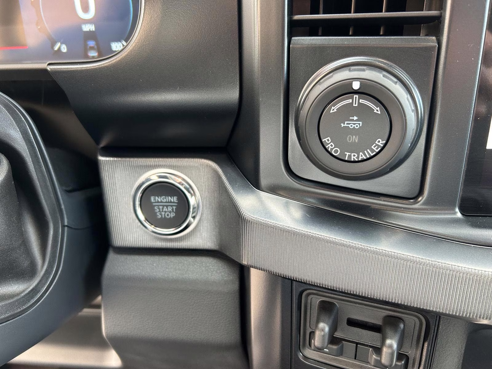 2025 Star White Metallic Tri-Coat Ford Super Duty F-450 DRW Platinum 4X4 Truck