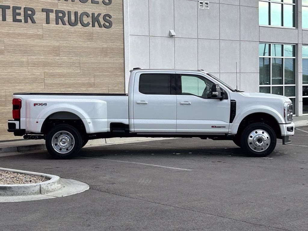 2025 White Ford Super Duty F-450 DRW Platinum 4X4 Truck