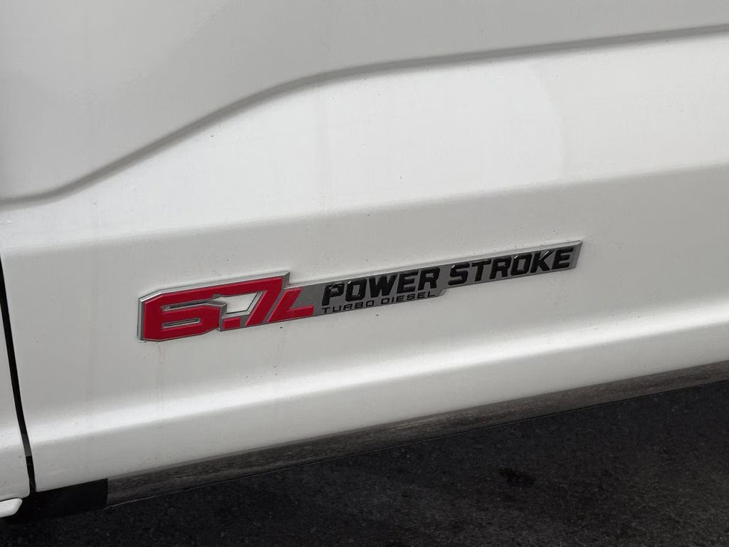2025 White Ford Super Duty F-450 DRW Platinum 4X4 Truck