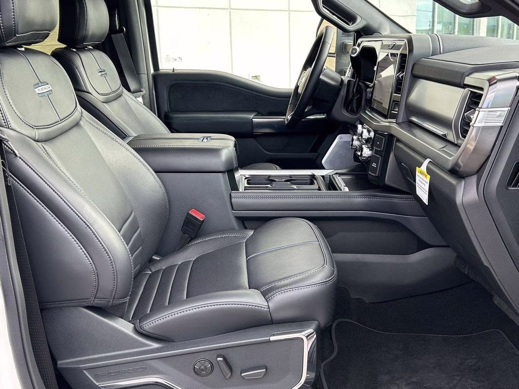 2025 White Ford Super Duty F-450 DRW Platinum 4X4 Truck