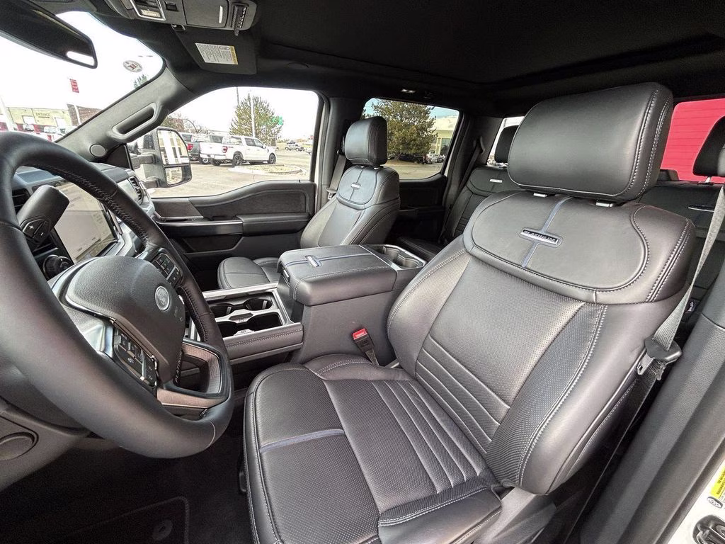 2025 White Ford Super Duty F-450 DRW Platinum 4X4 Truck
