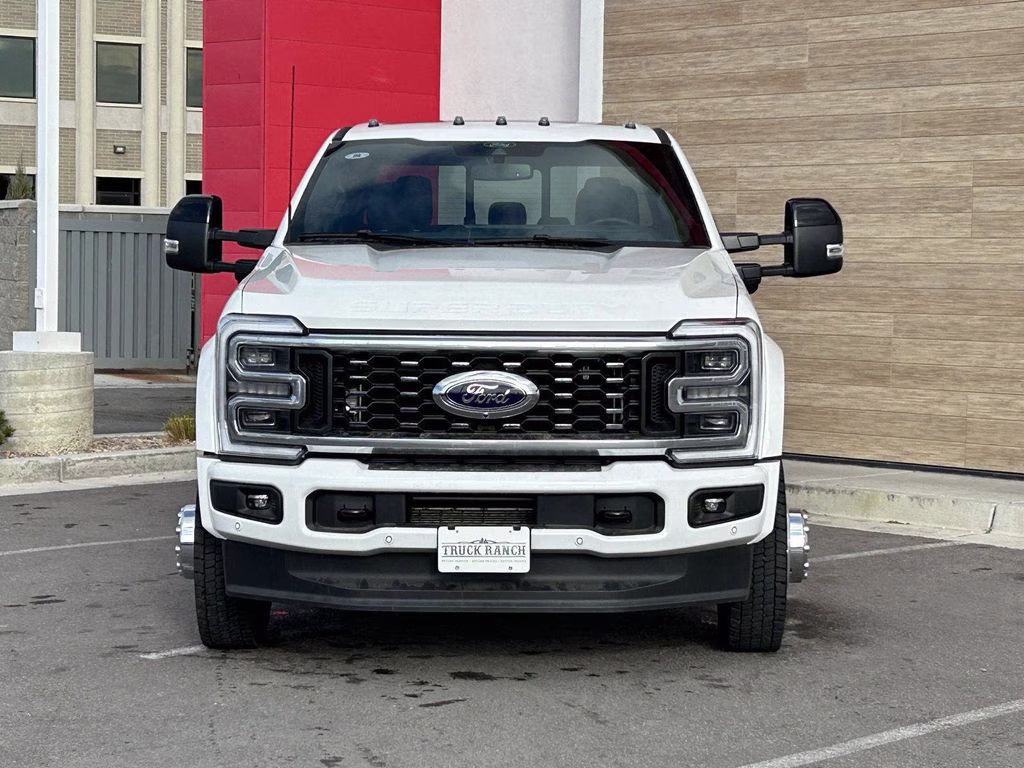 2025 White Ford Super Duty F-450 DRW Platinum 4X4 Truck