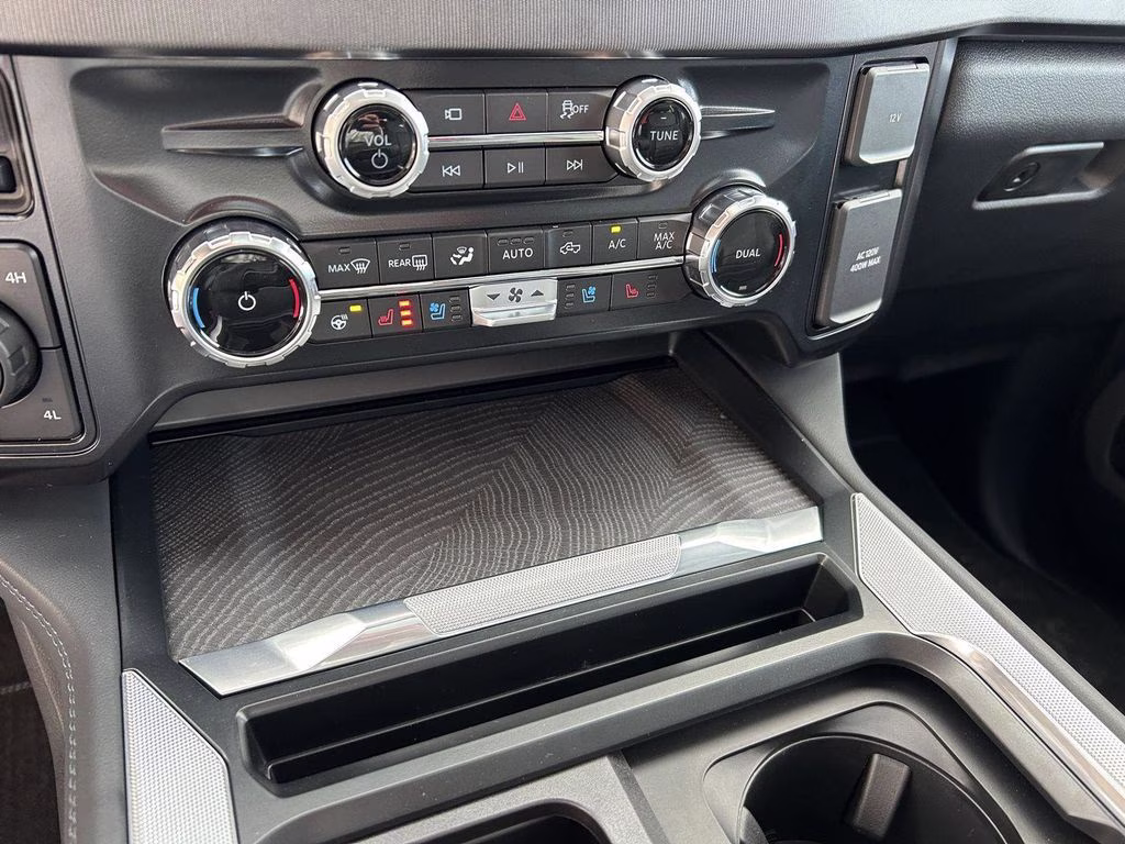 2025 White Ford Super Duty F-450 DRW Platinum 4X4 Truck
