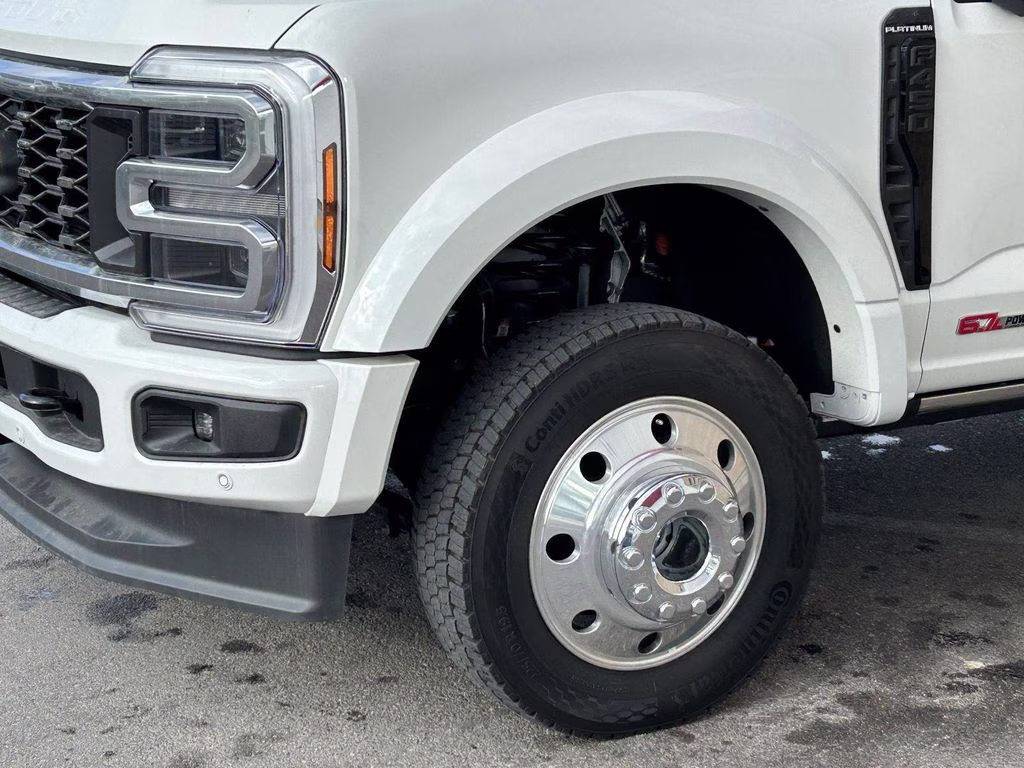 2025 White Ford Super Duty F-450 DRW Platinum 4X4 Truck