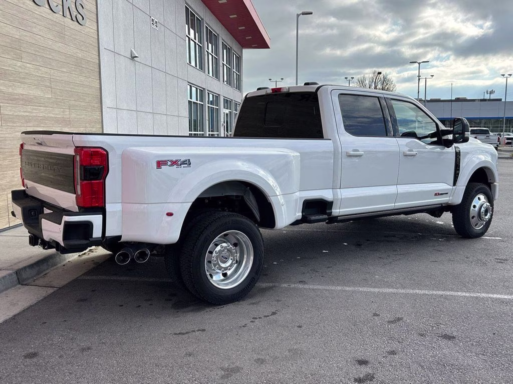 2025 White Ford Super Duty F-450 DRW Platinum 4X4 Truck