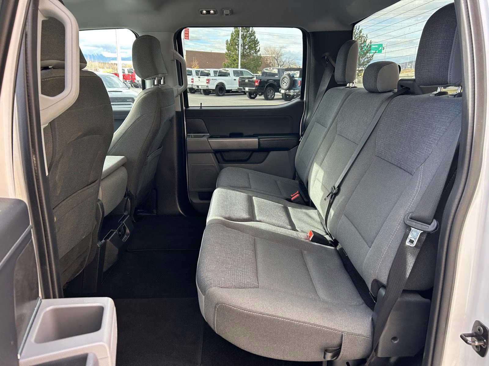 2024 Oxford White Ford F-150 XLT 4X4 Truck