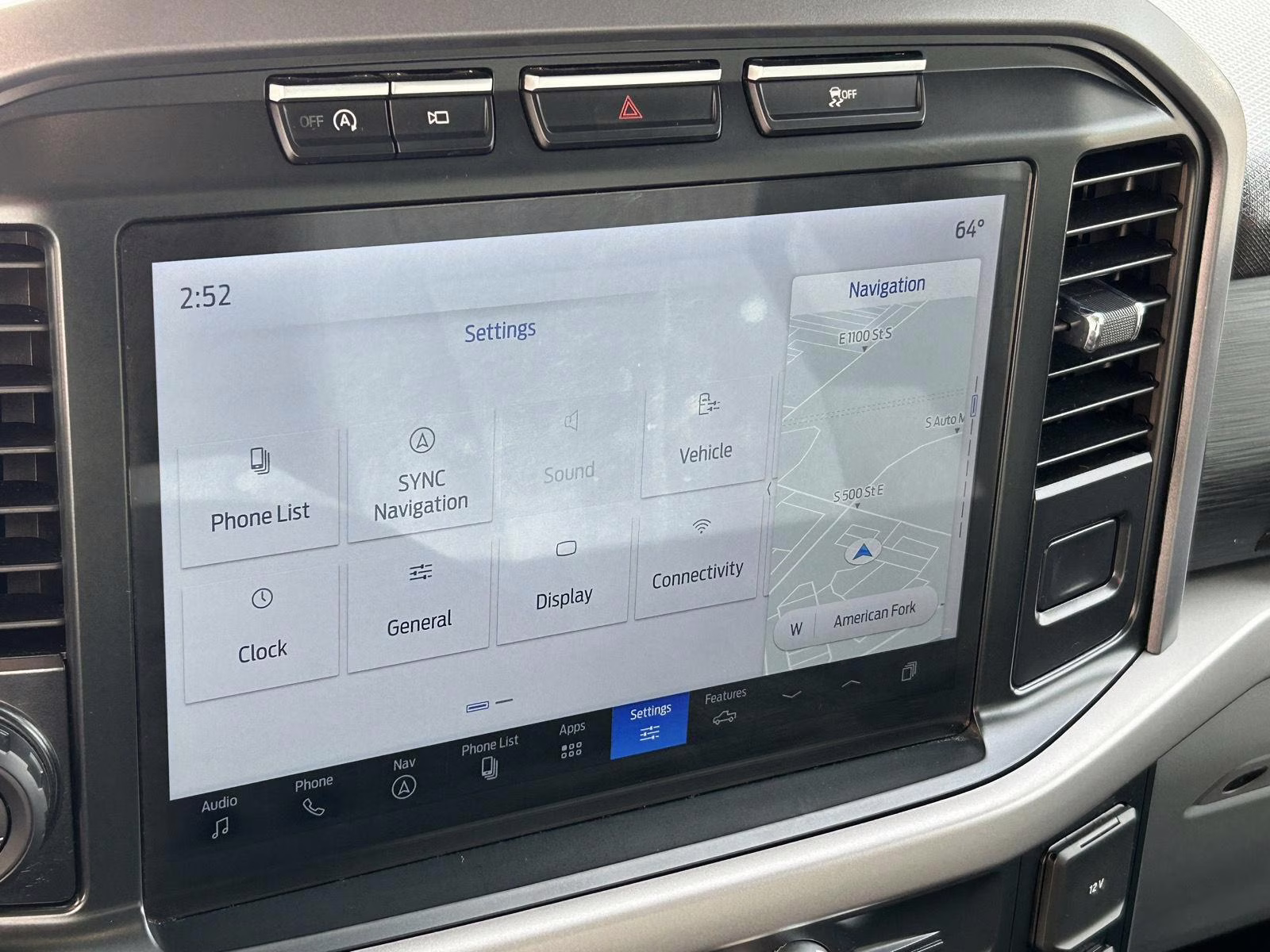 2024 Oxford White Ford F-150 XLT 4X4 Truck