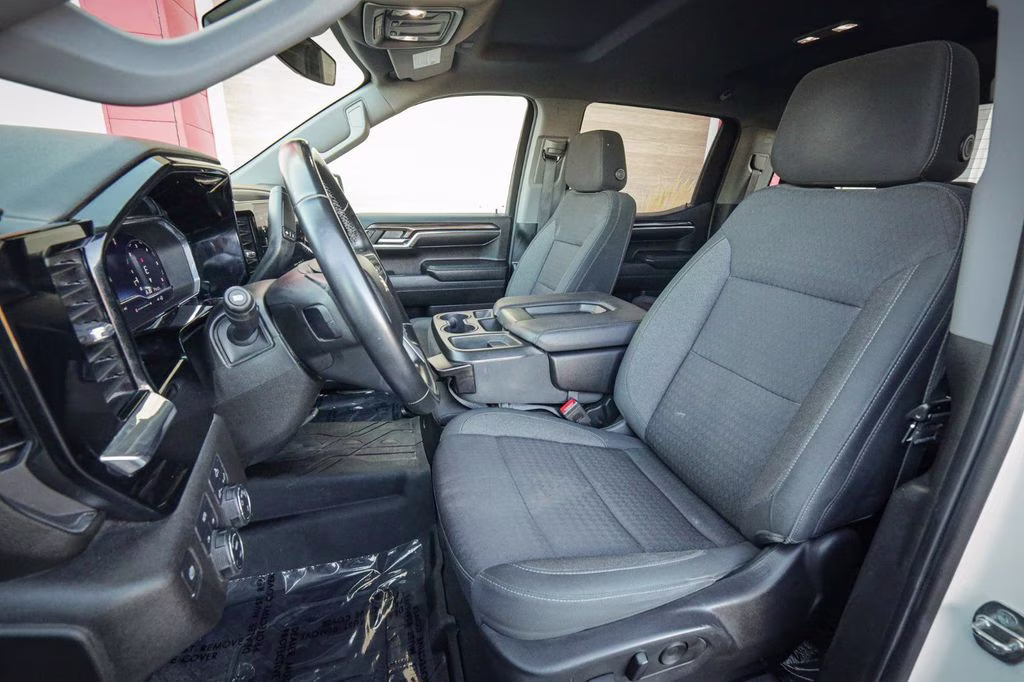 2024 Summit White Chevrolet Silverado 1500 LT 4X4 Truck