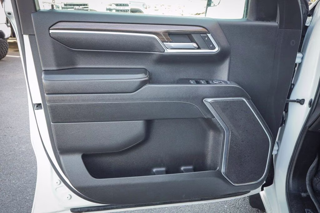 2024 Summit White Chevrolet Silverado 1500 LT 4X4 Truck