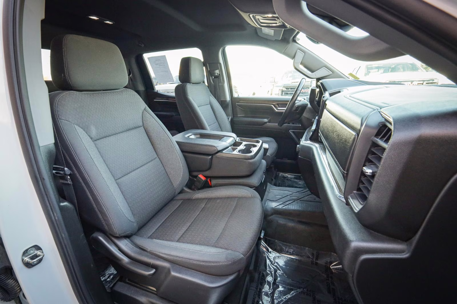 2024 Summit White Chevrolet Silverado 1500 LT 4X4 Truck