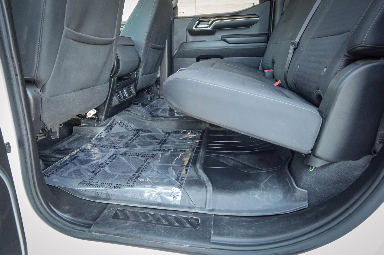 2024 Summit White Chevrolet Silverado 1500 LT 4X4 Truck