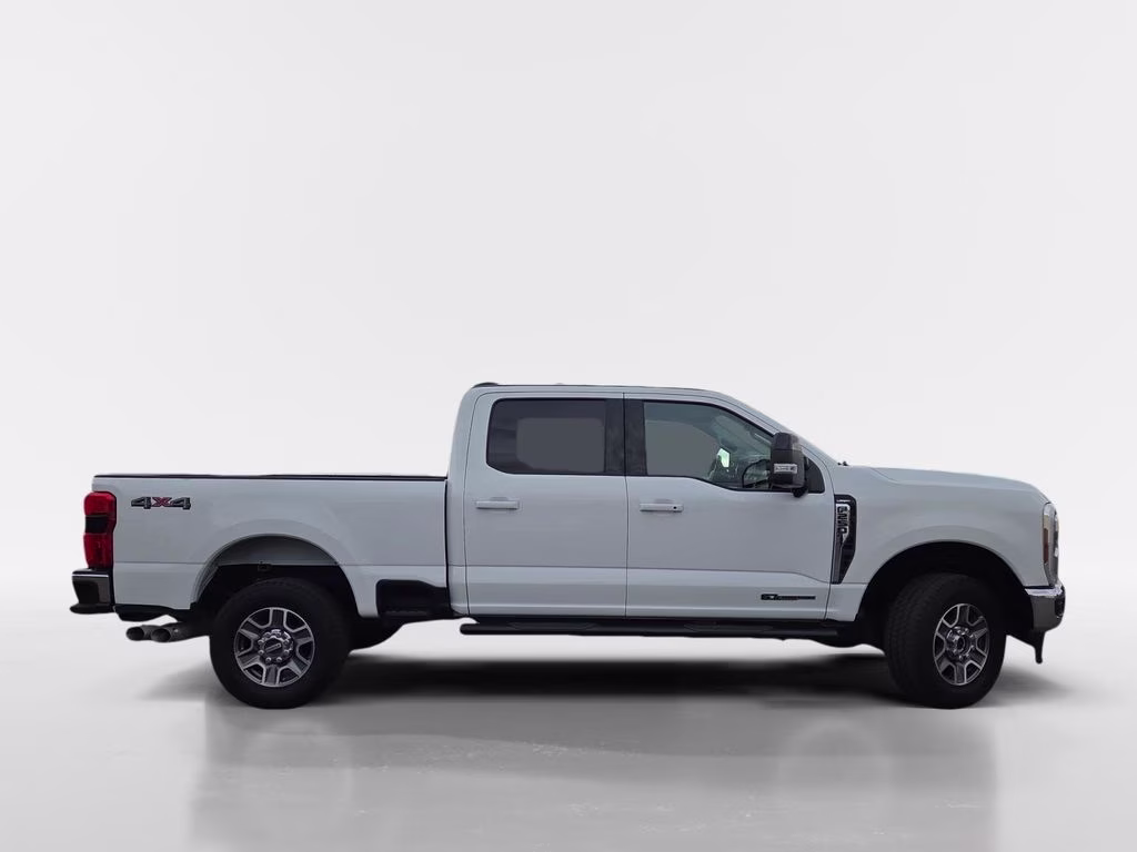 2024 Oxford White Ford Super Duty F-250 SRW Lariat 4X4 Truck