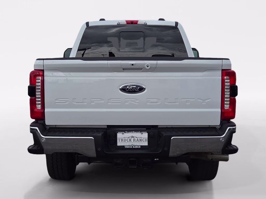 2024 Oxford White Ford Super Duty F-250 SRW Lariat 4X4 Truck