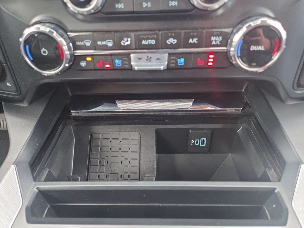 2024 Oxford White Ford Super Duty F-250 SRW Lariat 4X4 Truck