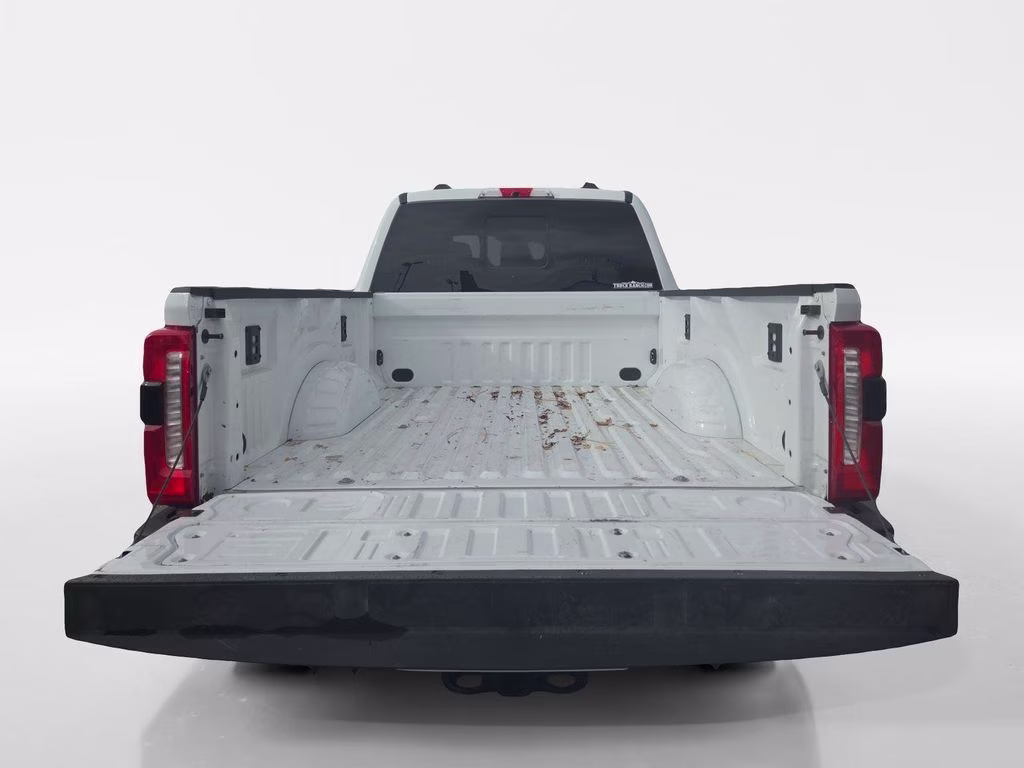2024 Oxford White Ford Super Duty F-250 SRW Lariat 4X4 Truck
