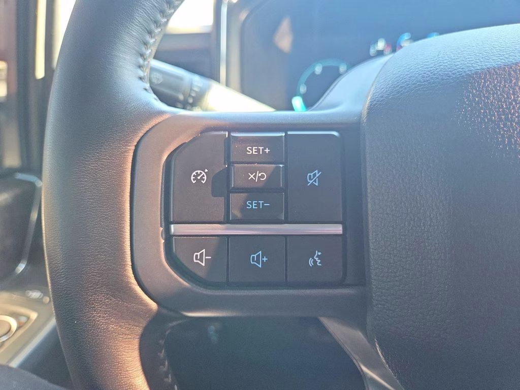 2024 Black Metallic Ford Super Duty F-250 SRW Lariat 4X4 Truck