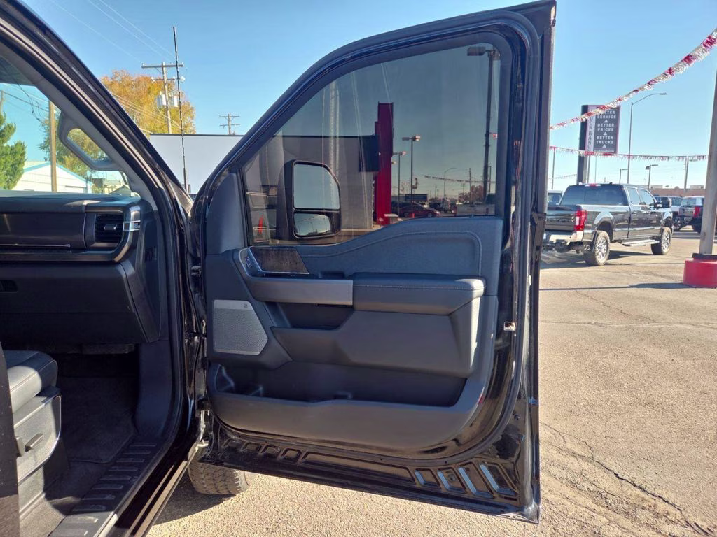 2024 Black Metallic Ford Super Duty F-250 SRW Lariat 4X4 Truck