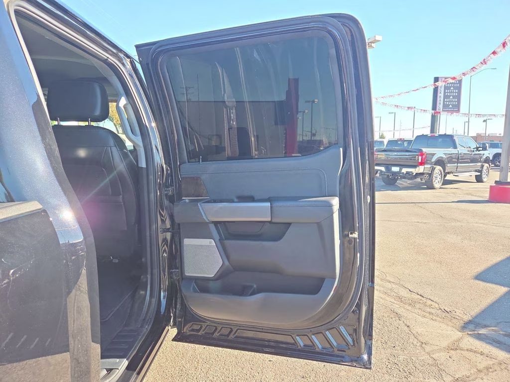 2024 Black Metallic Ford Super Duty F-250 SRW Lariat 4X4 Truck