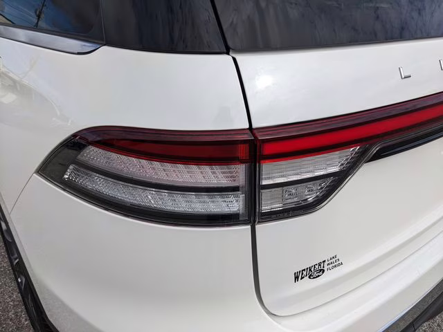 2025 White Metallic Lincoln Aviator Premiere AWD SUV