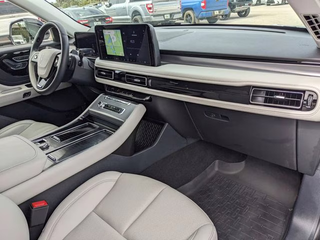 2025 White Metallic Lincoln Aviator Premiere AWD SUV