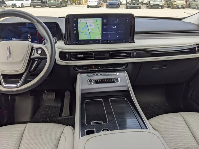 2025 White Metallic Lincoln Aviator Premiere AWD SUV