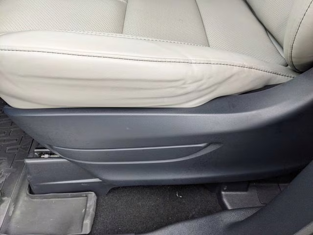 2025 White Metallic Lincoln Aviator Premiere AWD SUV