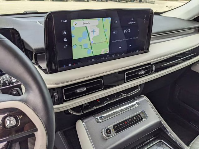 2025 White Metallic Lincoln Aviator Premiere AWD SUV