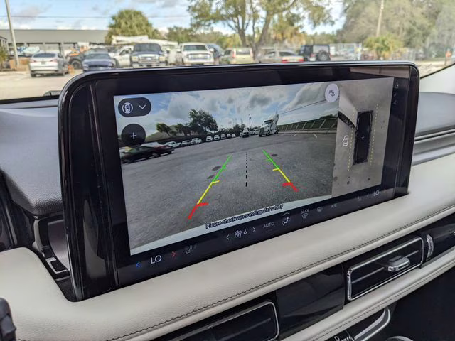 2025 White Metallic Lincoln Aviator Premiere AWD SUV