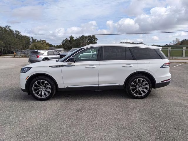 2025 White Metallic Lincoln Aviator Premiere AWD SUV