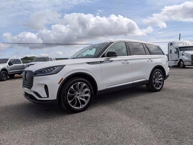 2025 White Metallic Lincoln Aviator Premiere AWD SUV
