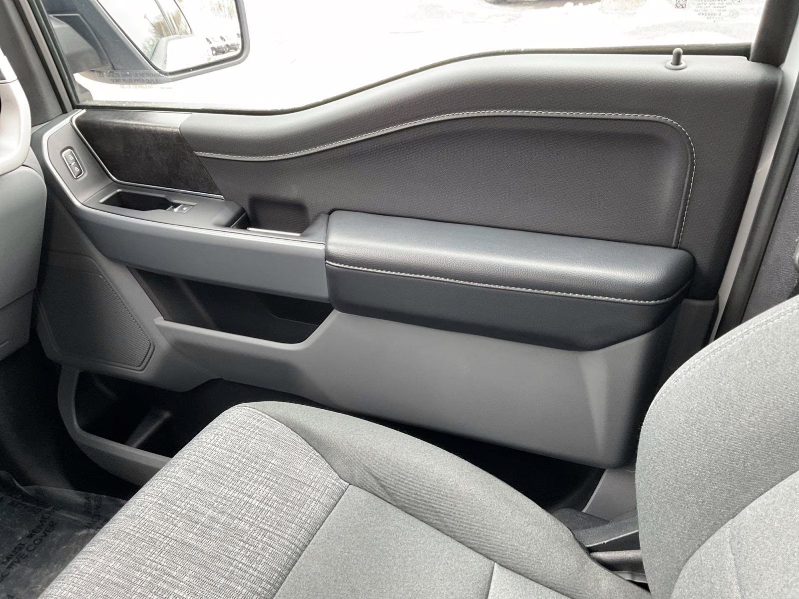 2023 Oxford White Ford F-150 XLT 4X4 Truck