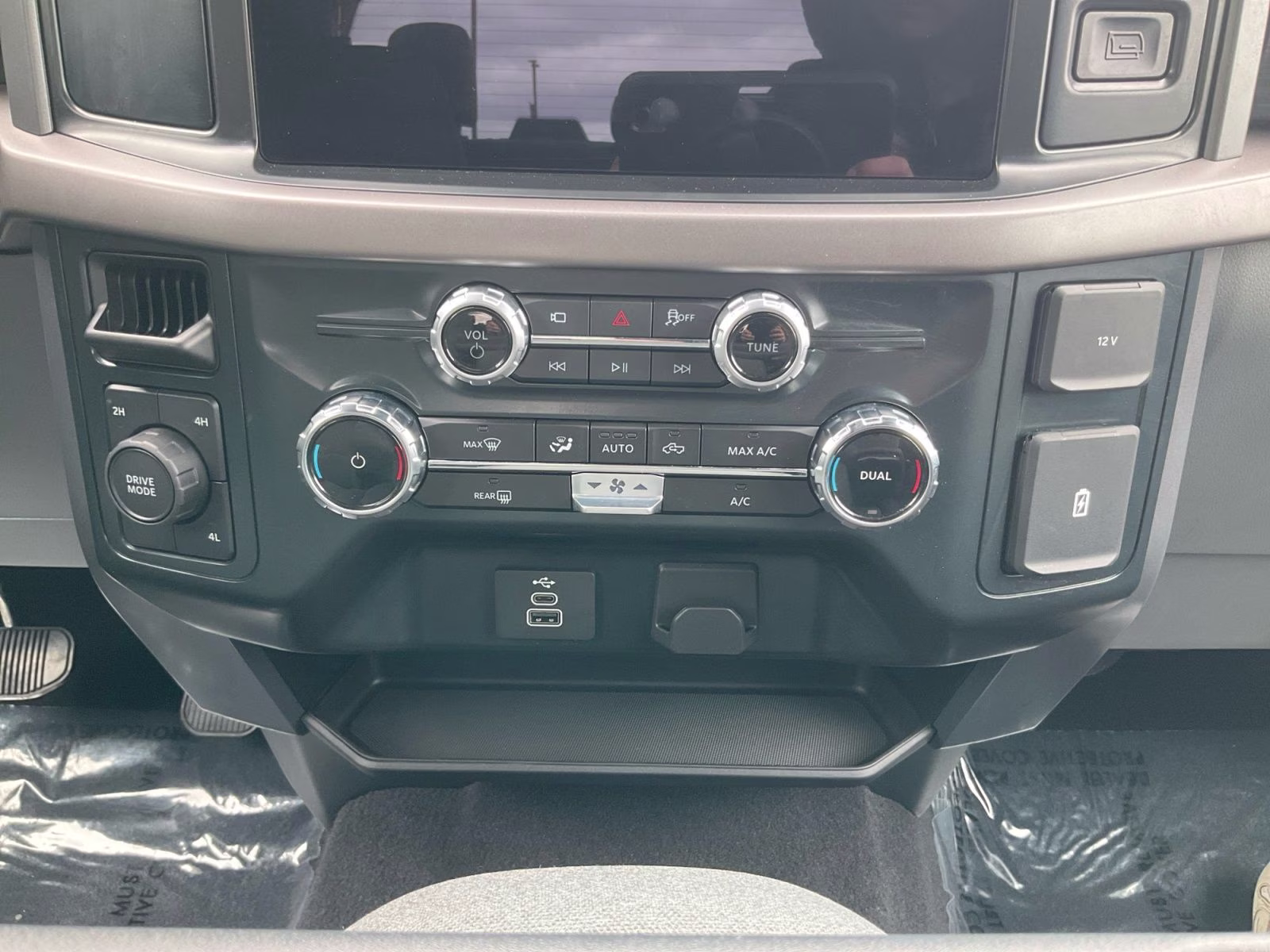 2025 Atlas Blue Metallic Ford F-150 XLT 4X4 Truck