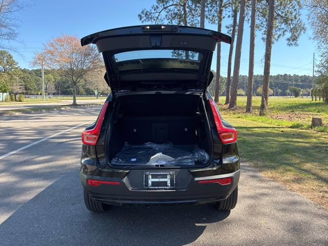 2026 Onyx Black Volvo XC40 B5 Plus AWD SUV