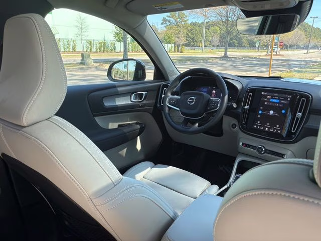 2026 Onyx Black Volvo XC40 B5 Plus AWD SUV