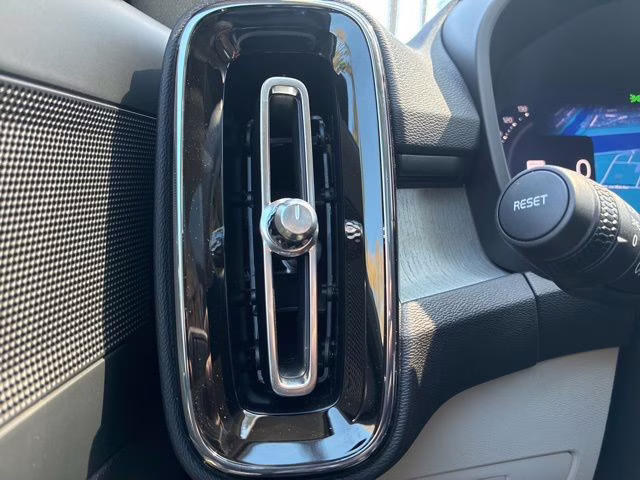 2026 Onyx Black Volvo XC40 B5 Plus AWD SUV