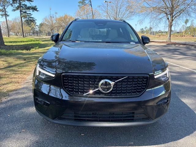 2026 Onyx Black Volvo XC40 B5 Plus AWD SUV