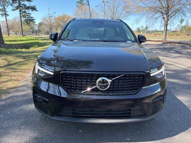 2026 Onyx Black Volvo XC40 B5 Plus AWD SUV