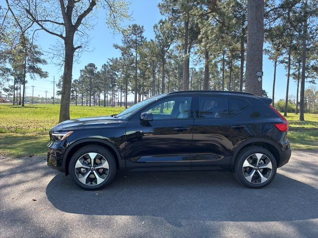 2026 Onyx Black Volvo XC40 B5 Plus AWD SUV