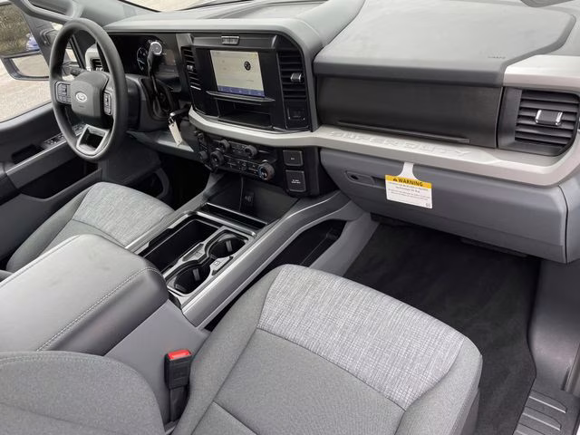 2026 Oxford White Ford Super Duty F-350 SRW XLT 4X4 Truck