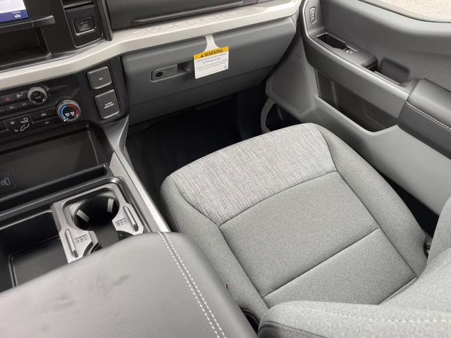 2026 Oxford White Ford Super Duty F-350 SRW XLT 4X4 Truck