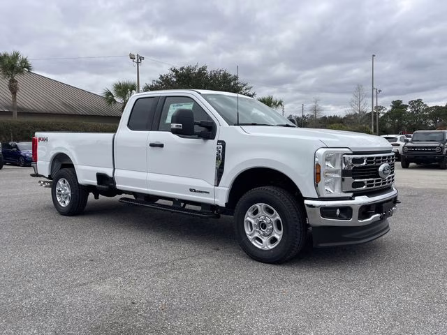 2026 Oxford White Ford Super Duty F-350 SRW XLT 4X4 Truck