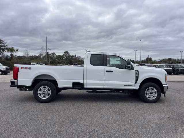2026 Oxford White Ford Super Duty F-350 SRW XLT 4X4 Truck