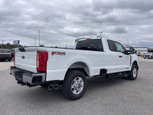 2026 Oxford White Ford Super Duty F-350 SRW XLT 4X4 Truck