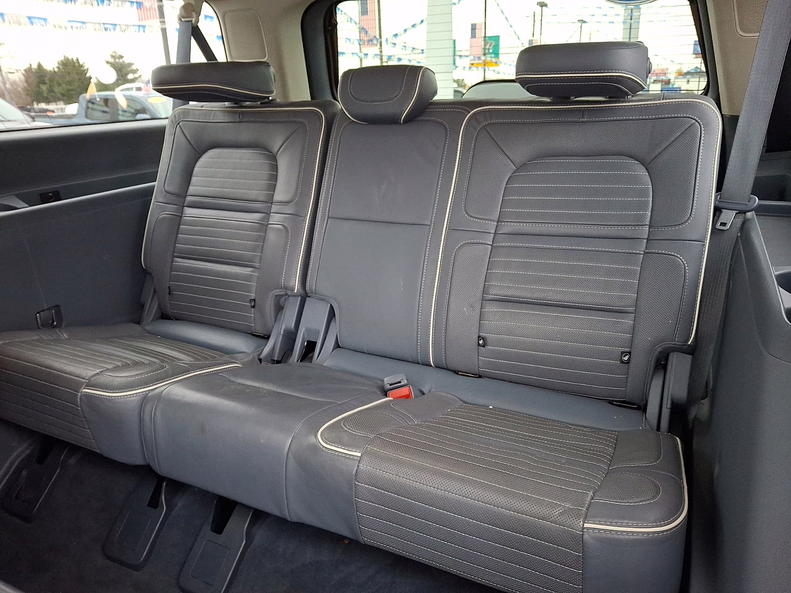 2021 Pristine White - AZ Lincoln Navigator Black Label L 4X4