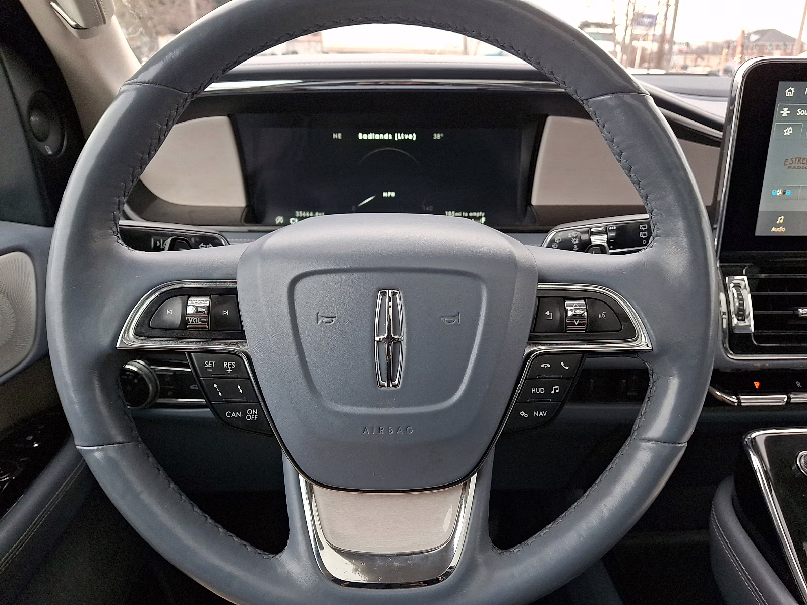 2021 Pristine White - AZ Lincoln Navigator Black Label L 4X4