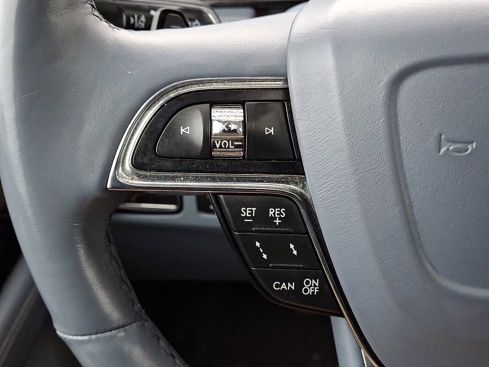 2021 Pristine White - AZ Lincoln Navigator Black Label L 4X4